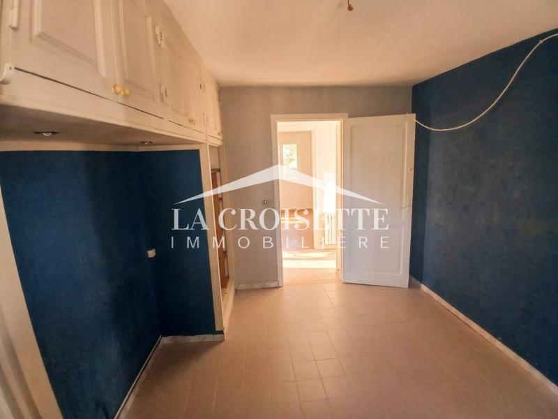Villa S+2 avec un grand Jardin et une piscine à La Soukra
